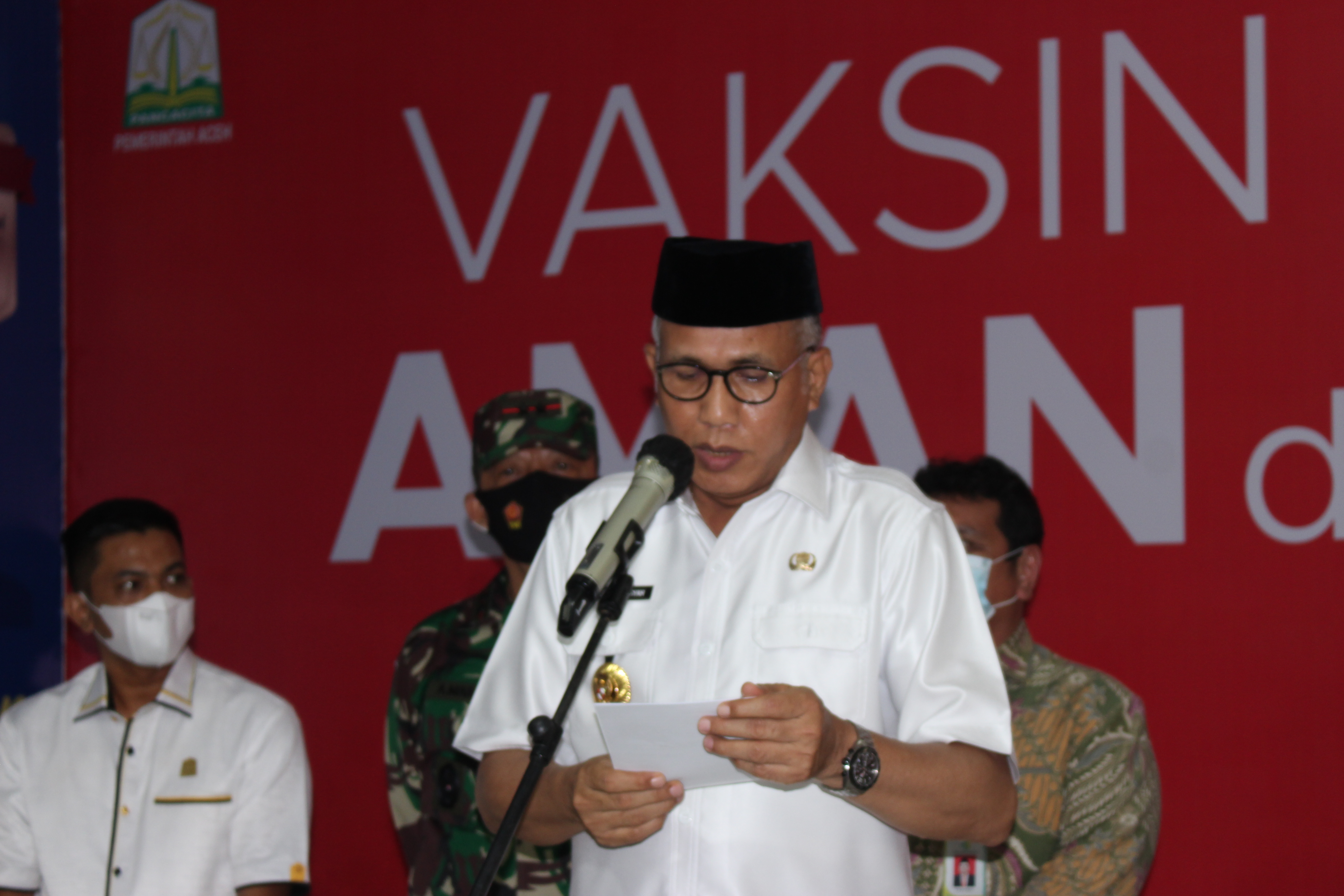 Gubernur Aceh : Kalau Rakyat Tolak Vaksin Ada UU yang Lindungi